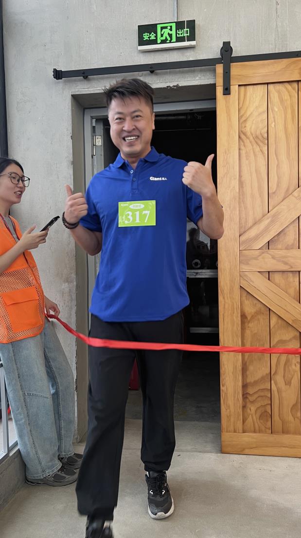 塔下再聚首 攀登勢正雄——巨龍電梯試驗塔第六屆登高跑開賽