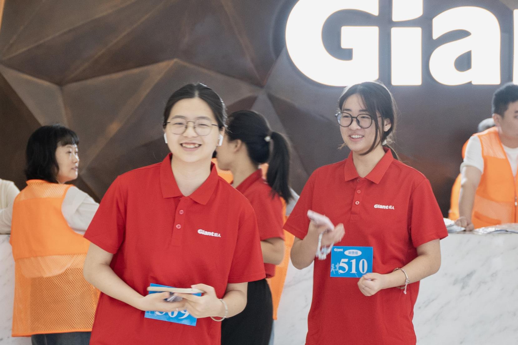 塔下再聚首 攀登勢正雄——巨龍電梯試驗塔第六屆登高跑開賽