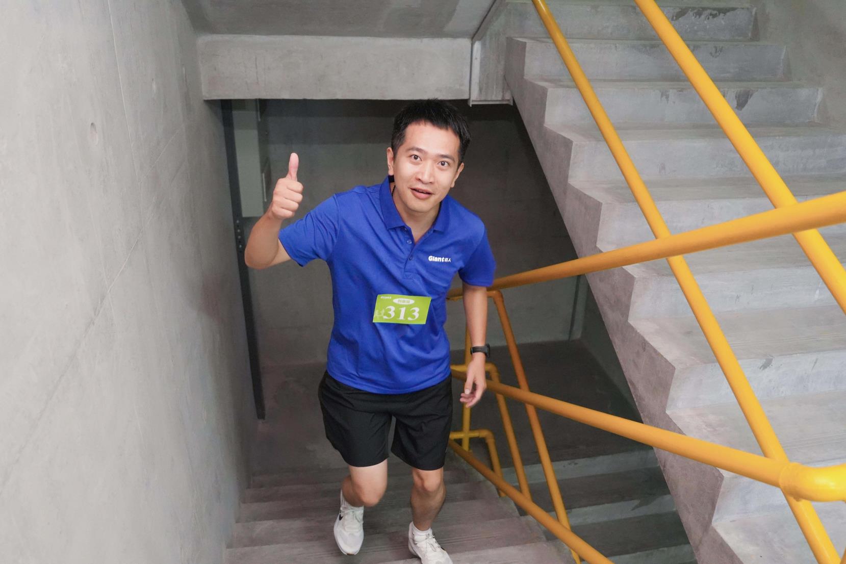 塔下再聚首 攀登勢正雄——巨龍電梯試驗塔第六屆登高跑開賽