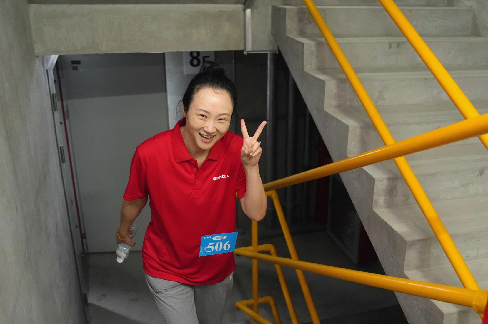 塔下再聚首 攀登勢正雄——巨龍電梯試驗塔第六屆登高跑開賽