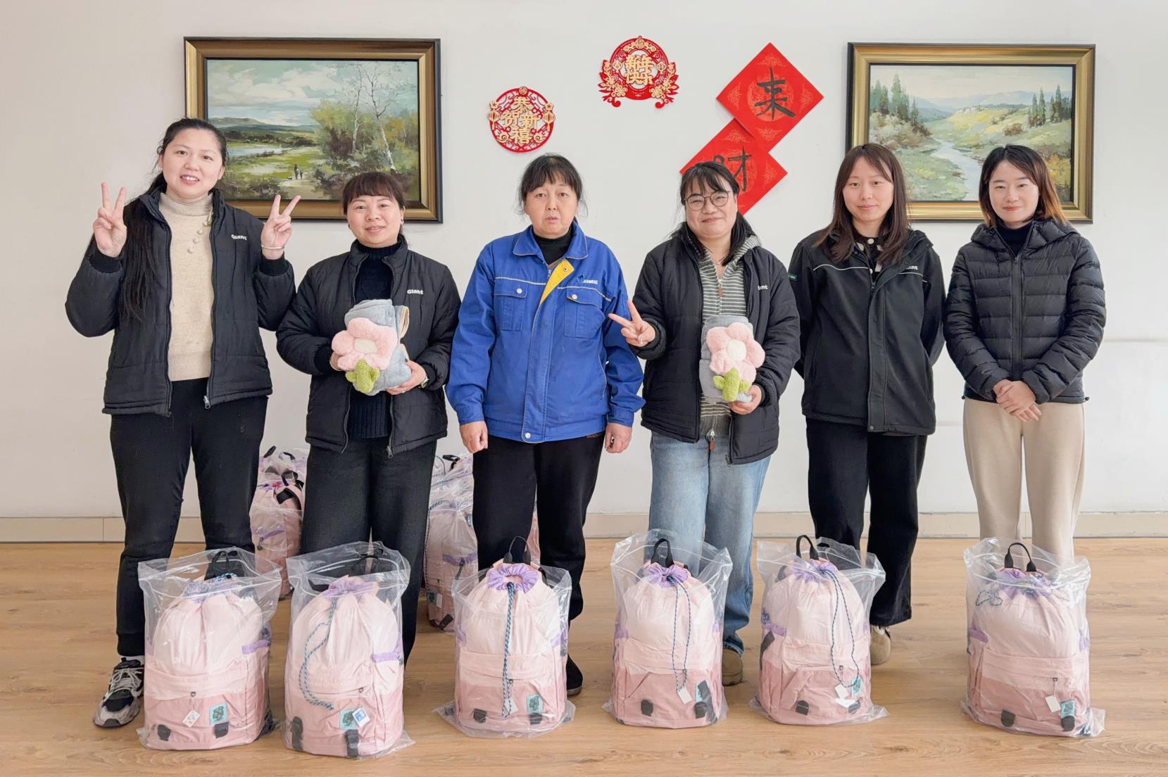 花香潤心田 巾幗綻芳華——巨人集團婦女節活動