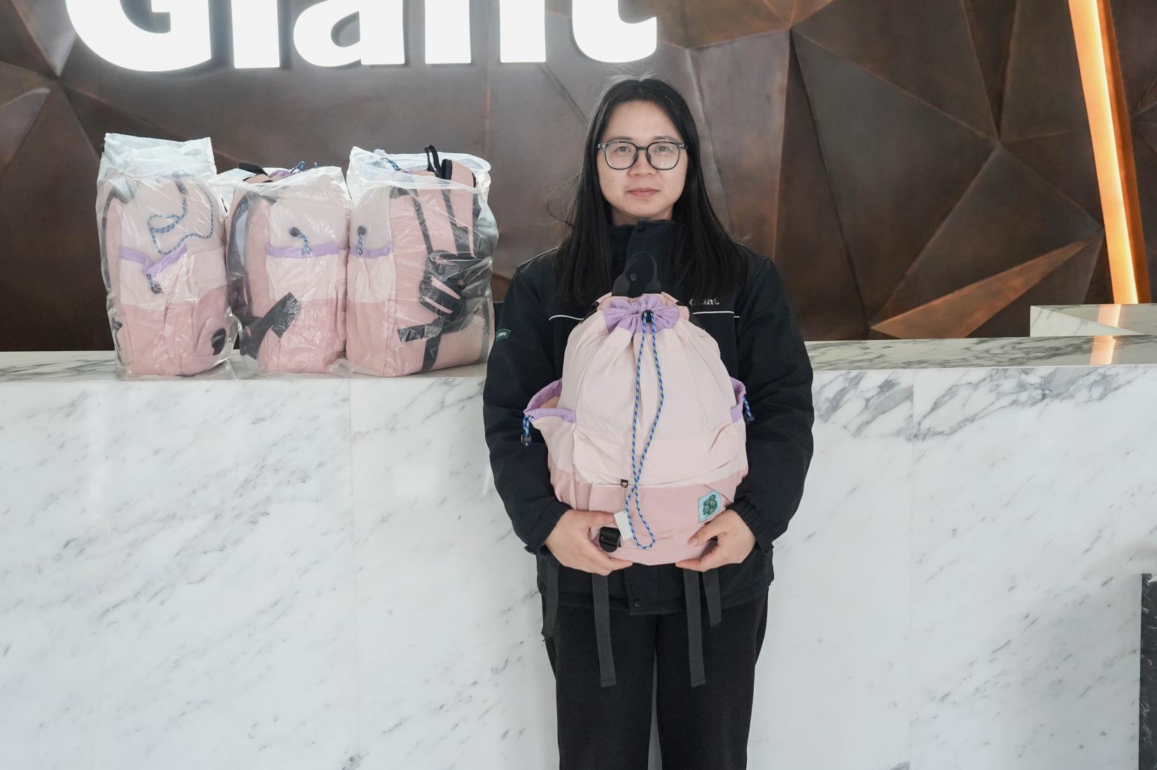 花香潤心田 巾幗綻芳華——巨人集團婦女節活動